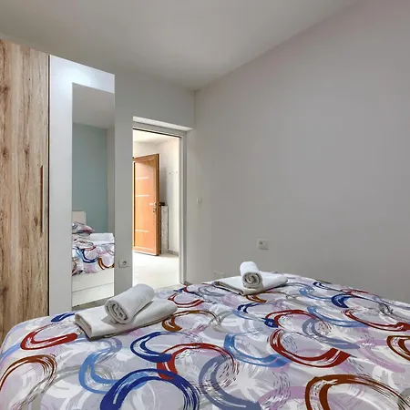 Starci - Lbn406 By Interhome