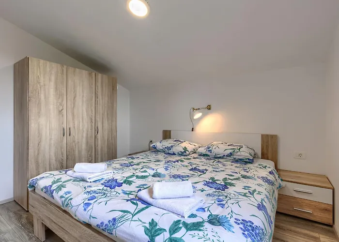 Starci By Interhome Labin (Istria)